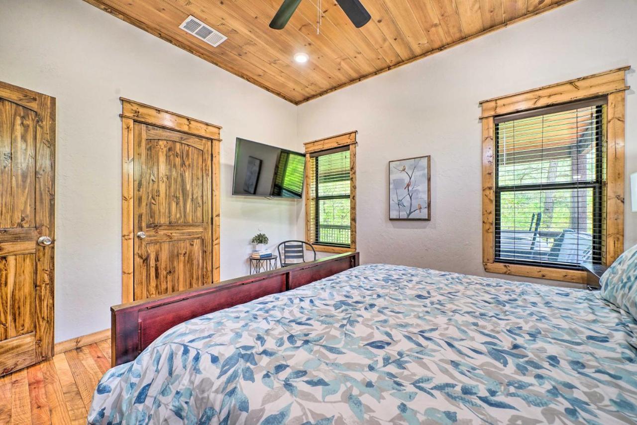 Broken Bow Family Cabin With Fireplace And Hot Tub! ภายนอก รูปภาพ